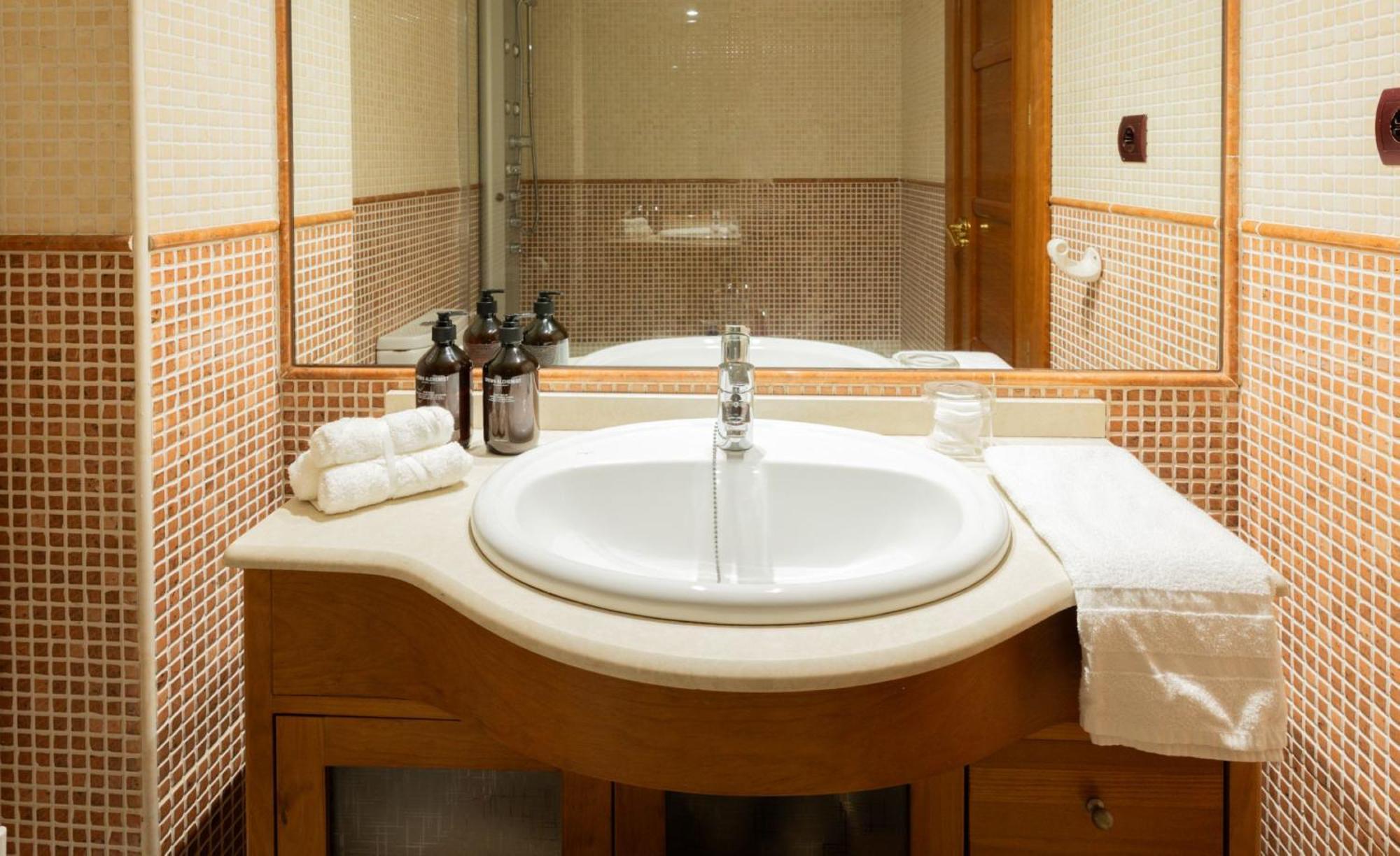 One Bedroom Apartment In Chueca Madrid Exterior foto